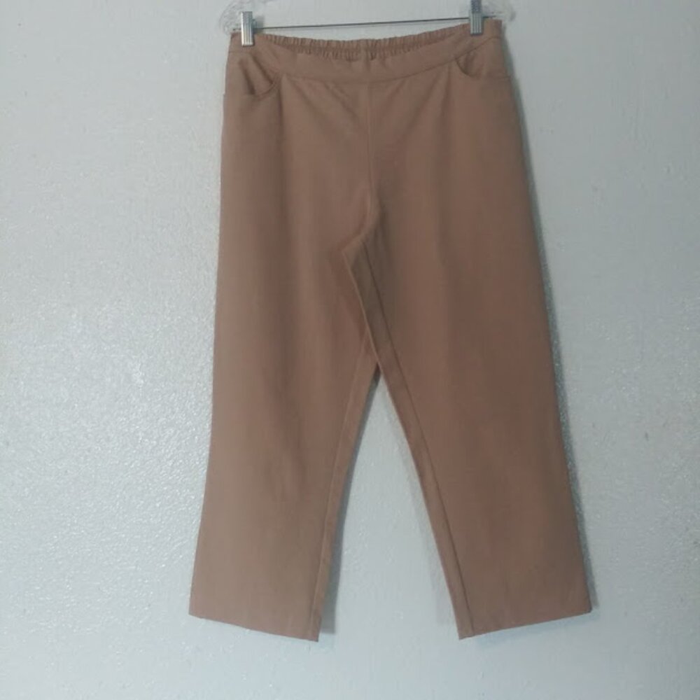 Isaac Mazrahi women's size 12P tan/khaki capris